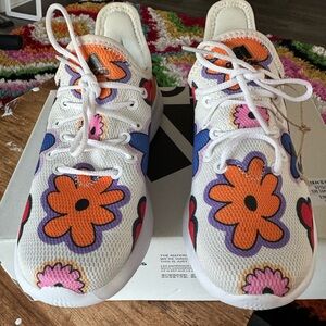 Flower printed cloud foam shoes size 2